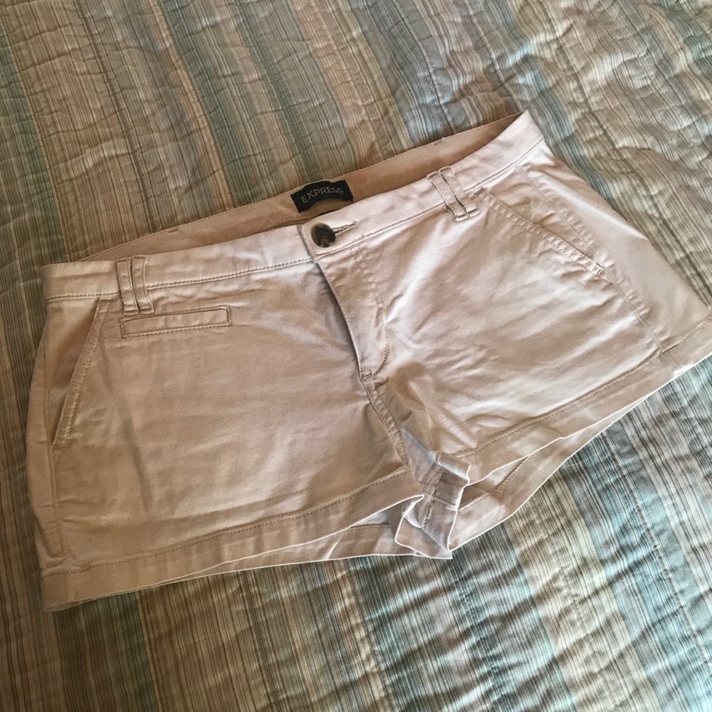 Express khaki shortie shorts size 10💕